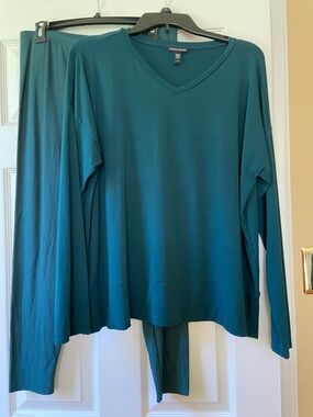 Eileen Fisher Leggings and Tunic Top Set